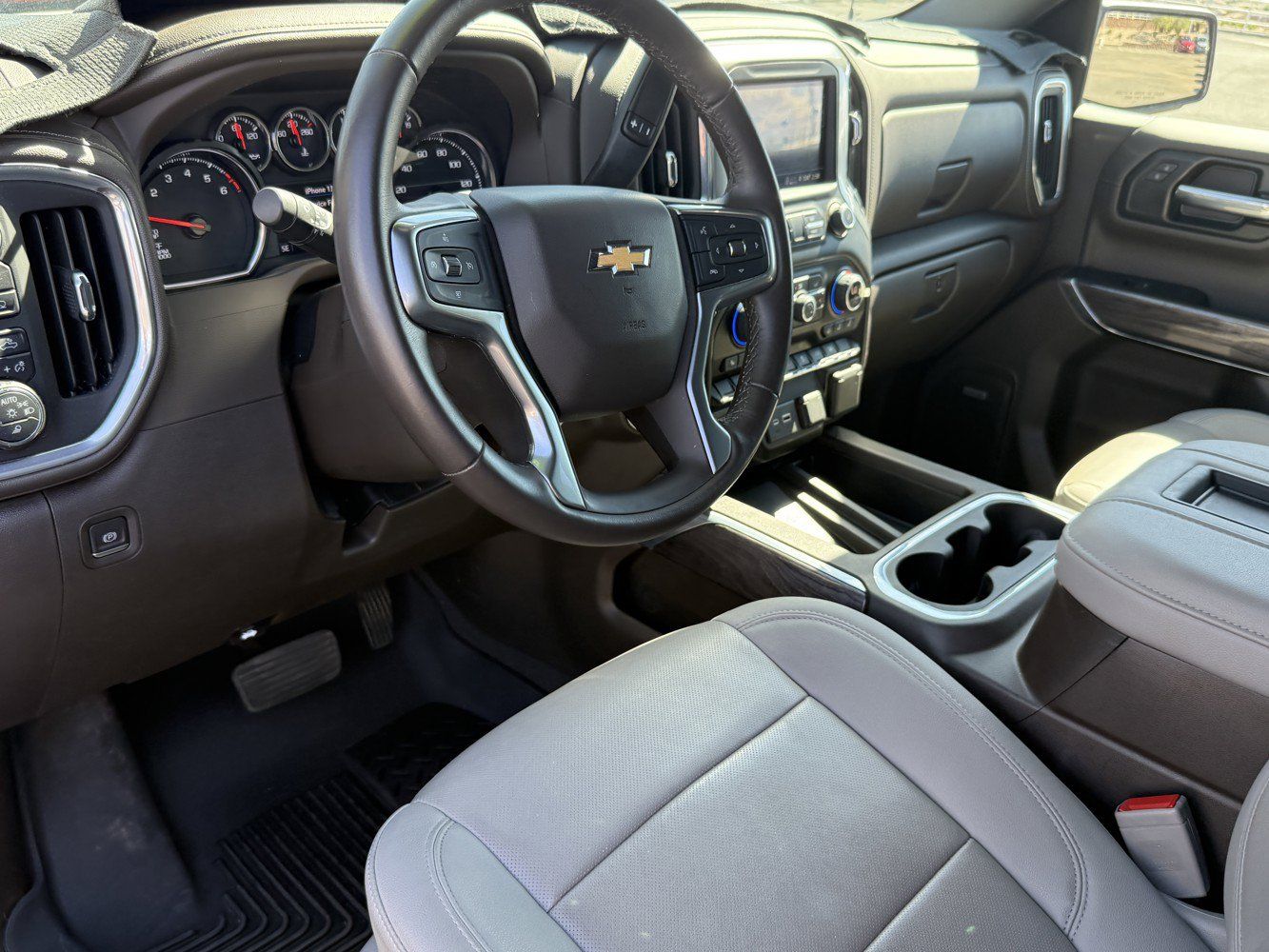 Used 2022 Chevrolet Silverado 1500 LTZ w/ LTZ Convenience Package II AWD/4WD image 10