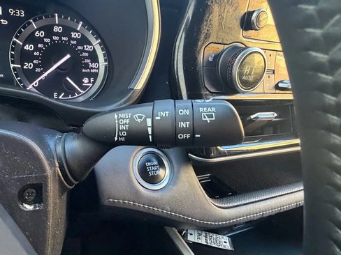 Used 2020 Toyota Highlander XLE image 14