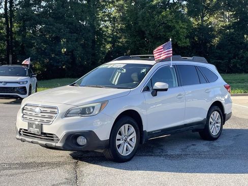 Used 2015 Subaru Outback 2.5i Premium AWD/4WD image 3