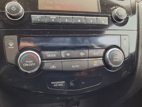 Used 2014 Nissan Rogue SV FWD image 7