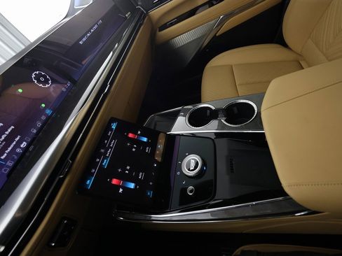 Used 2025 Cadillac Escalade IQ Sport 2 image 36