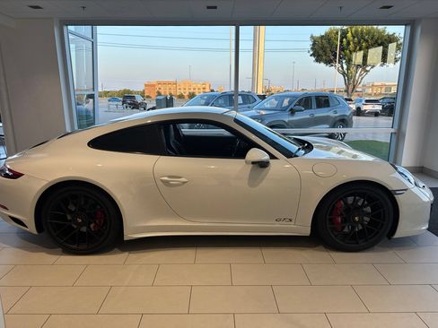 Used 2017 Porsche 911 Carrera GTS RWD image 9