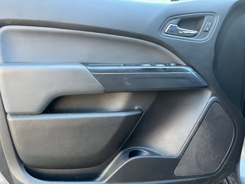 Used 2019 Chevrolet Colorado Z71 AWD/4WD image 15