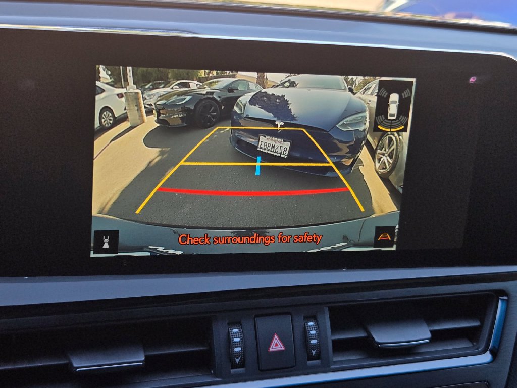Used 2025 Lexus ES 300h w/ Premium Package FWD image 16