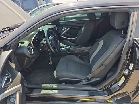 Used 2019 Chevrolet Camaro LT RWD image 9