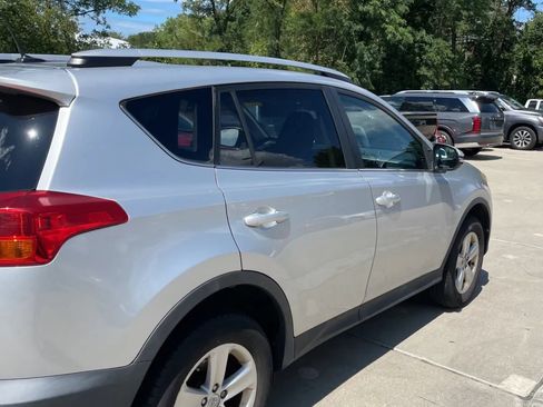 Used 2013 Toyota RAV4 XLE AWD/4WD image 7