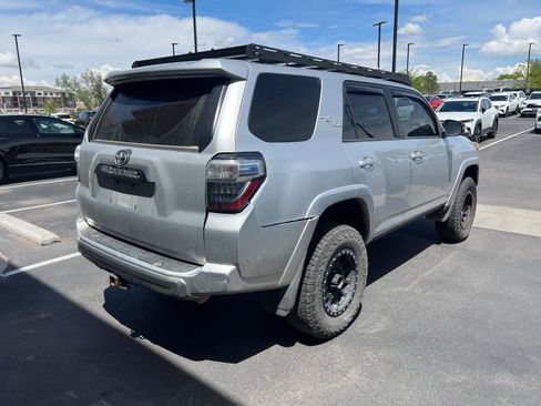 Used 2018 Toyota 4Runner TRD Off-Road Premium AWD/4WD image 3