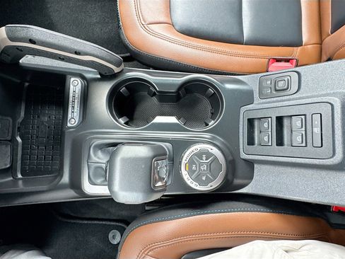 Used 2024 Ford Bronco Outer Banks AWD/4WD image 23