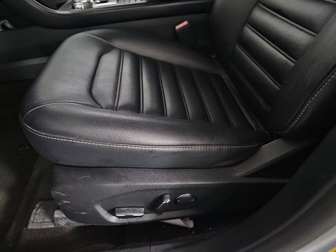 Used 2020 Ford Fusion SEL FWD image 25