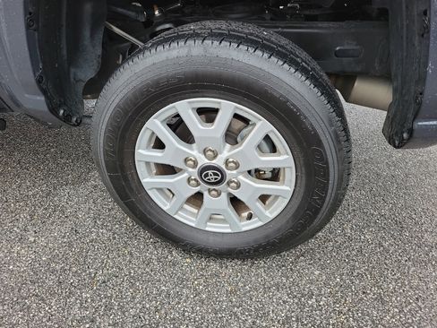 Certified 2024 Toyota Tacoma SR5 image 8