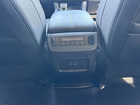 Used 2025 Nissan Pathfinder SL w/ Lighting Package (N92) image 25