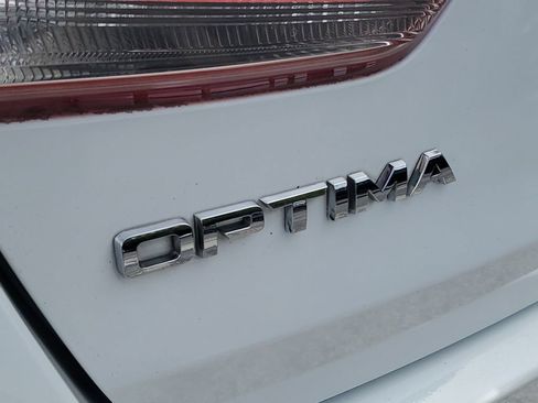 Used 2018 Kia Optima EX w/ Technology Package FWD image 8