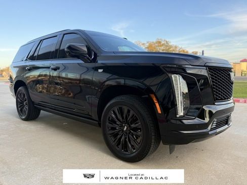Used 2025 Cadillac Escalade Sport w/ LPO, ONYX Package image 7