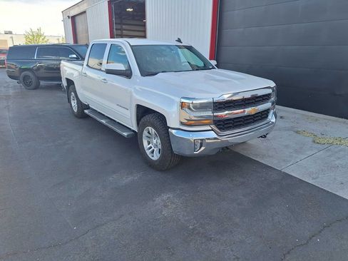 Used 2018 Chevrolet Silverado 1500 LT w/ All Star Edition AWD/4WD image 10