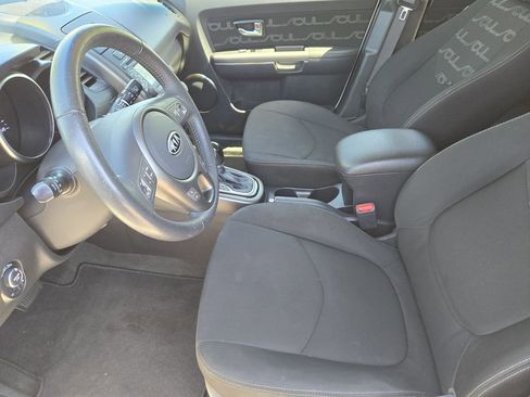 Used 2012 Kia Soul + w/ Audio Pkg FWD image 13