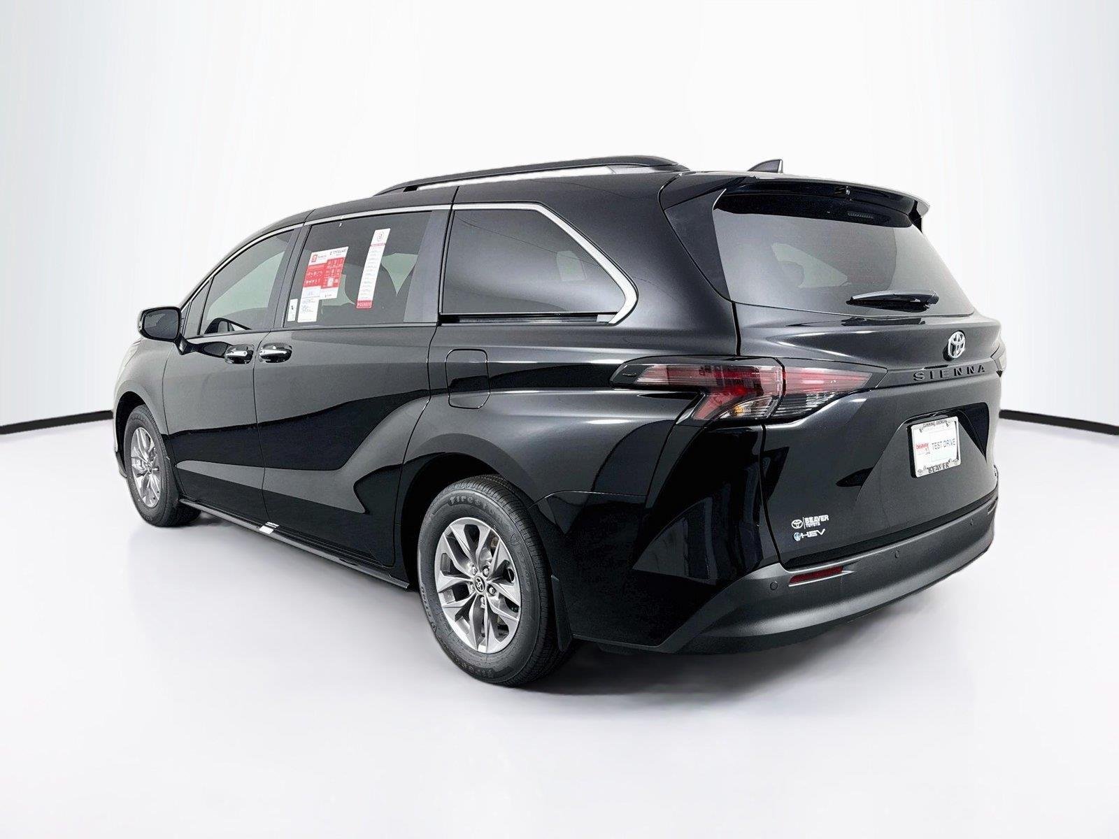 New 2026 Toyota Sienna XLE FWD image 13