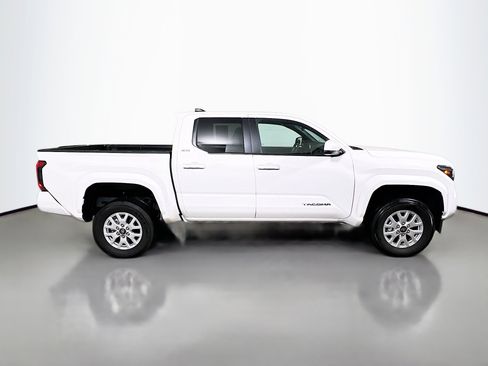 Used 2024 Toyota Tacoma SR5 image 3