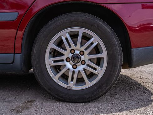 Used 2004 Volvo S60 2.4 image 12