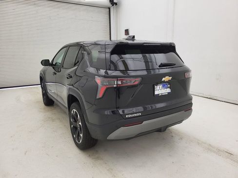 New 2026 Chevrolet Equinox LT w/ Convenience Package II image 17