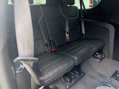 Used 2025 Cadillac Escalade ESV Sport Platinum w/ LPO, Floor Liner Package AWD/4WD image 30