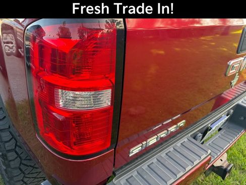 Used 2019 GMC Sierra 2500 Denali w/ Duramax Plus Package AWD/4WD image 11