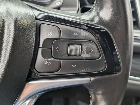 Used 2022 Buick Enclave Essence FWD image 22