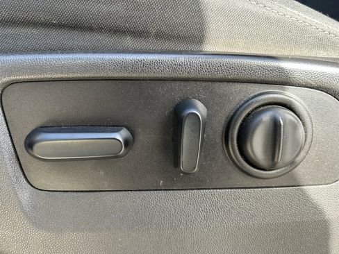 Used 2021 Chevrolet Silverado 2500 LT w/ Texas Edition image 11