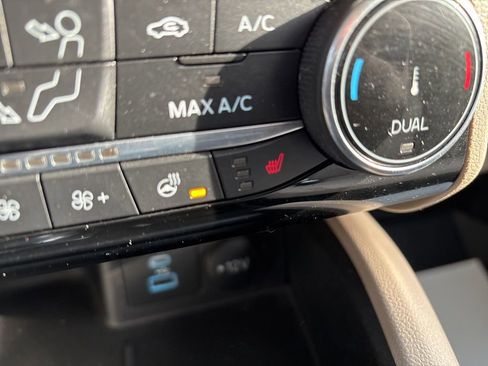 Used 2022 Ford Escape SE w/ Convenience Package image 18