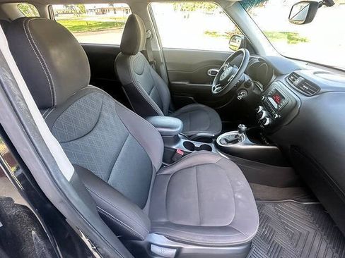 Used 2016 Kia Soul FWD image 13
