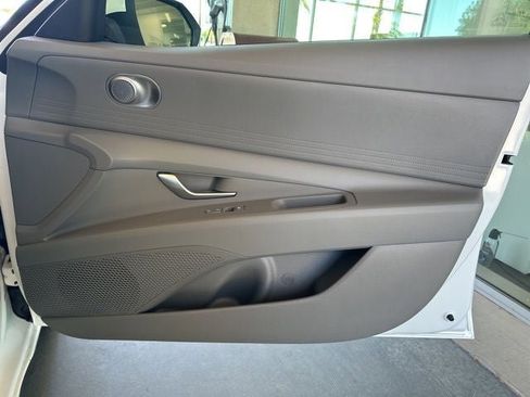 New 2026 Hyundai Elantra SE FWD image 30