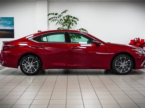 Certified 2025 Lexus ES 300h 300h image 5