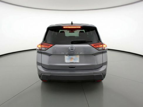 Used 2025 Nissan Rogue SV image 7