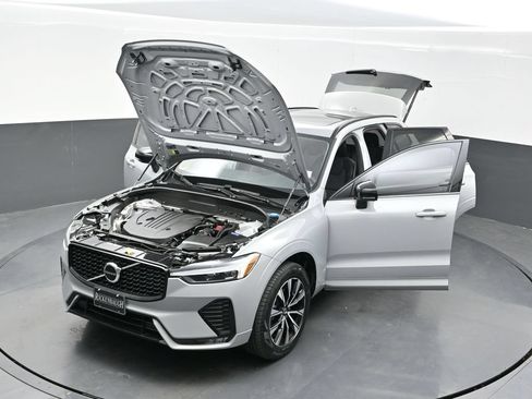Used 2024 Volvo XC60 B5 Core w/ Protection Package Premier AWD/4WD image 41