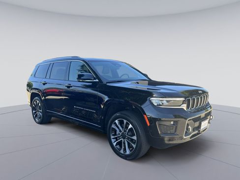Used 2023 Jeep Grand Cherokee L Overland w/ Luxury Tech Group IV AWD/4WD image 11
