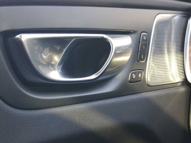 Used 2023 Volvo XC60 T8 Ultimate w/ Climate Package AWD/4WD image 23