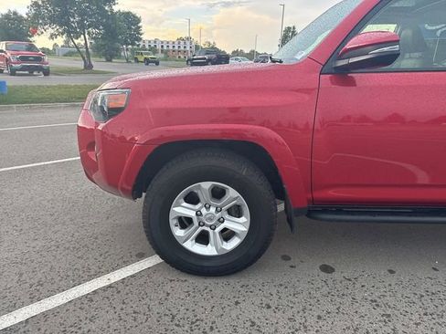 Used 2021 Toyota 4Runner SR5 Premium w/ Moonroof Package image 9