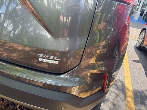 Used 2019 Ford Edge SEL w/ Equipment Group 201A FWD image 8