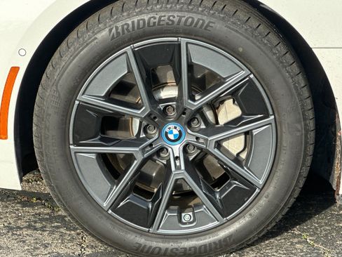 Used 2023 BMW i4 eDrive40 image 36