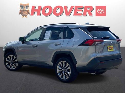 Used 2019 Toyota RAV4 XLE Premium FWD image 6
