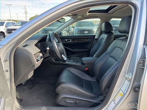 Used 2024 Honda Civic Touring image 9