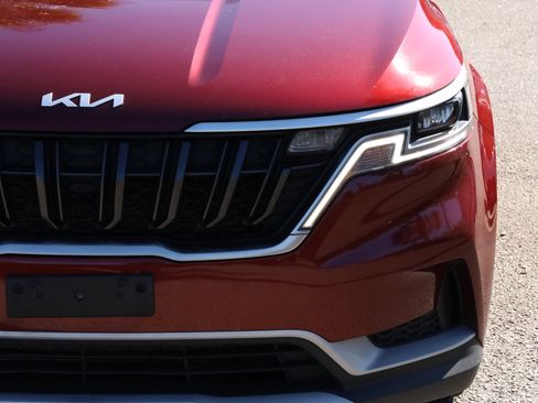 Used 2024 Kia Carnival LX image 15