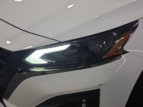 Certified 2024 Nissan Altima 2.5 SR FWD image 29