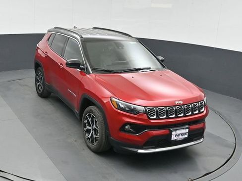 Used 2025 Jeep Compass Limited AWD/4WD image 37