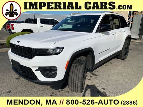 New 2025 Jeep Grand Cherokee Altitude image 6