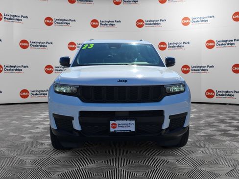 Used 2023 Jeep Grand Cherokee L Laredo image 2