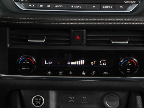 Used 2023 Nissan Rogue SV FWD image 20