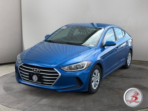 Used 2018 Hyundai Elantra SE FWD image 3