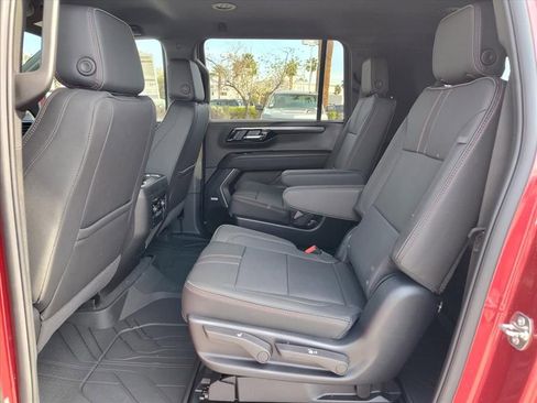 New 2026 Chevrolet Suburban RST image 6