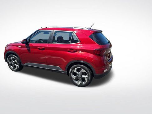 Certified 2024 Hyundai Venue Limited FWD image 4