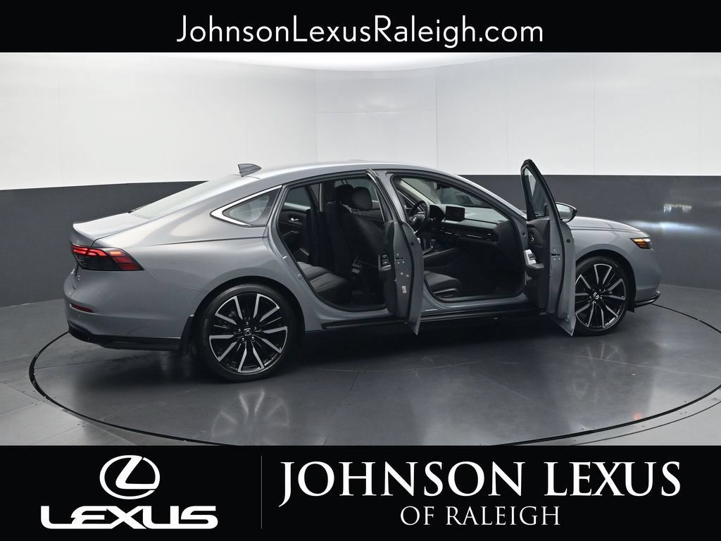 Used 2023 Honda Accord Touring image 31